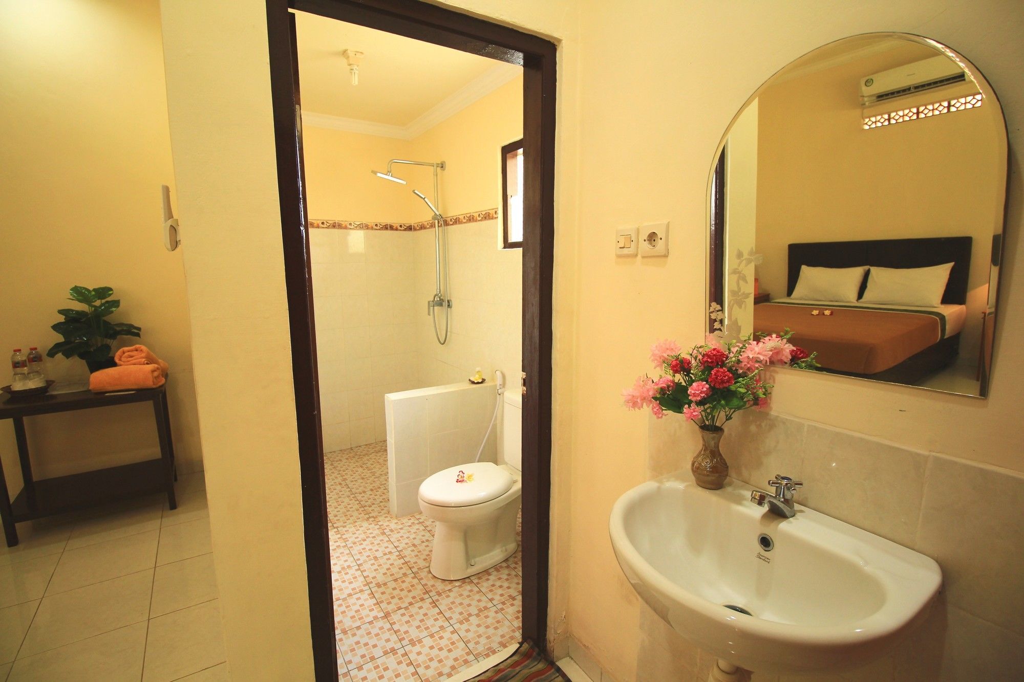 Lovina Beach Hotel Pabean Buleleng Extérieur photo