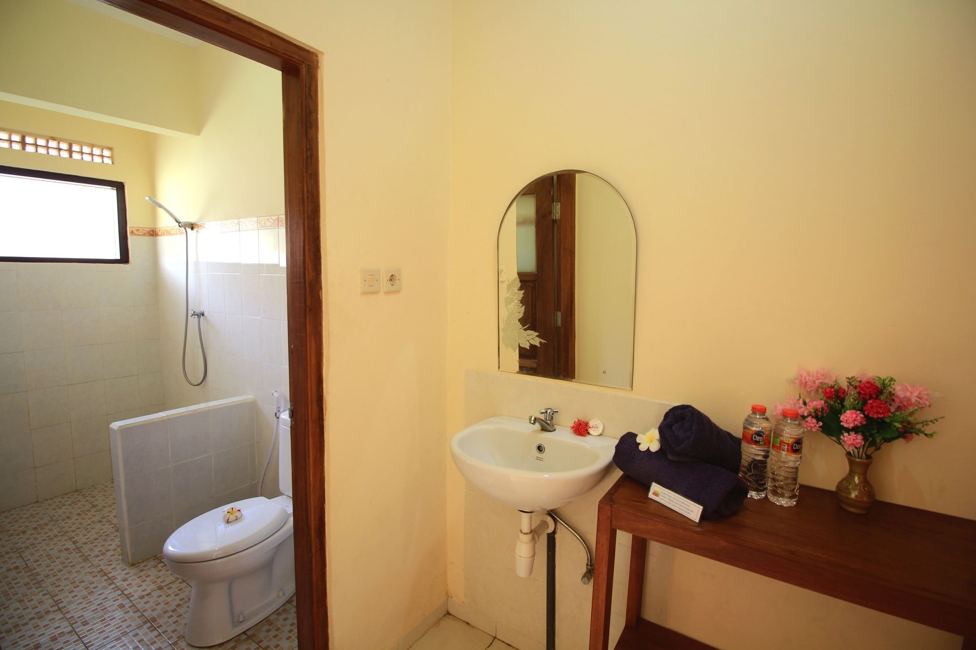 Lovina Beach Hotel Pabean Buleleng Extérieur photo