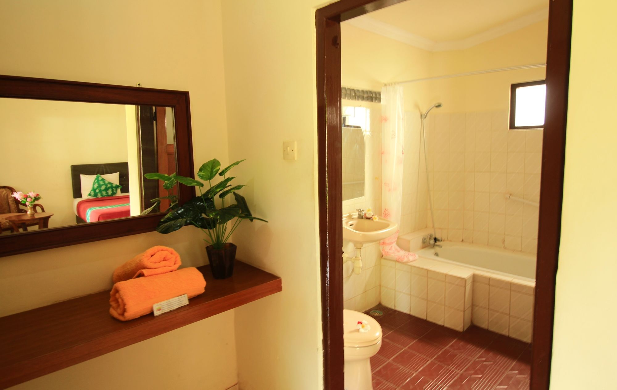 Lovina Beach Hotel Pabean Buleleng Extérieur photo